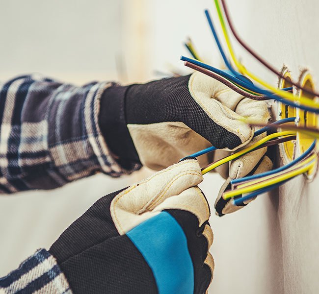 5 Common Electrical Emergencies in Sydney Homes and How to Handle Them