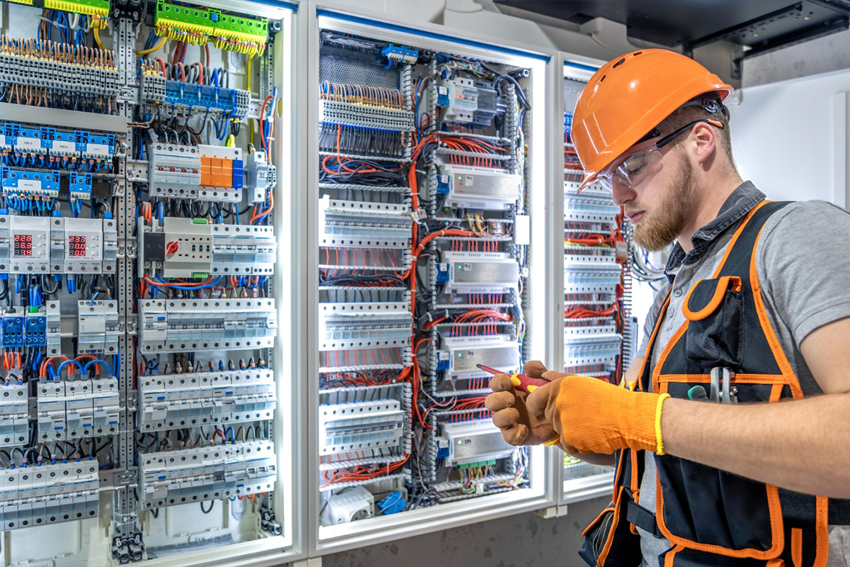 What Do Commercial Electricians Do?